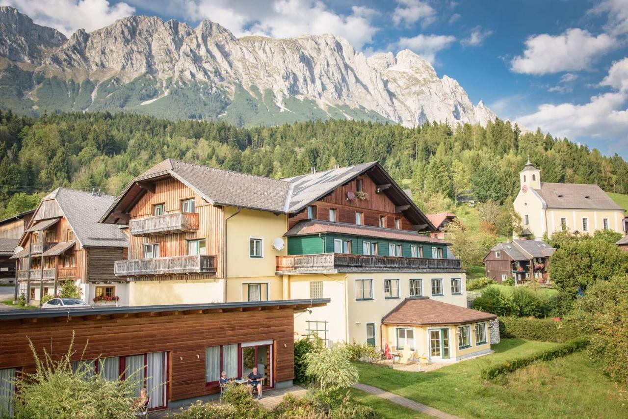 Mayer - Wirtshaus Und Dorfhotel Sankt Martin am Grimming Esterno foto