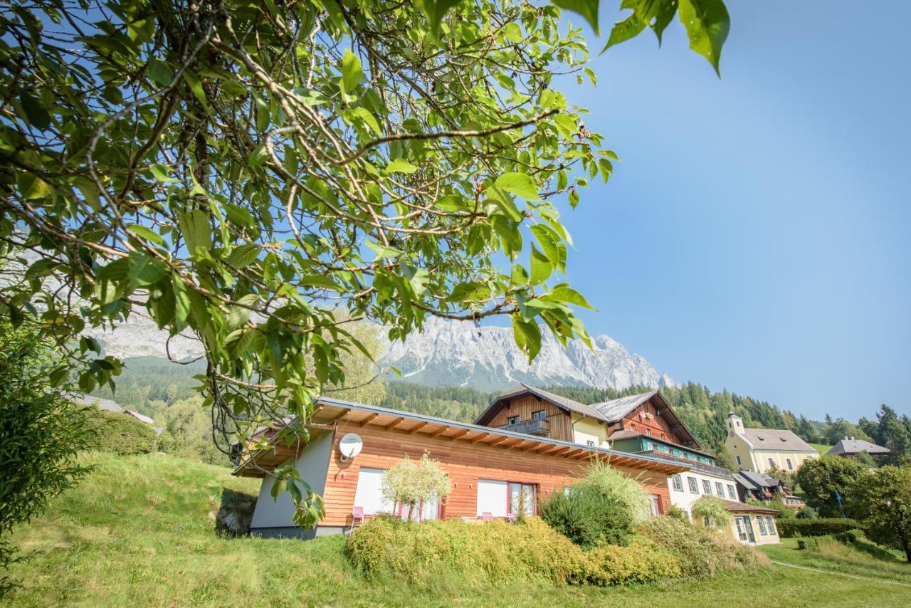 Mayer - Wirtshaus Und Dorfhotel Sankt Martin am Grimming Esterno foto