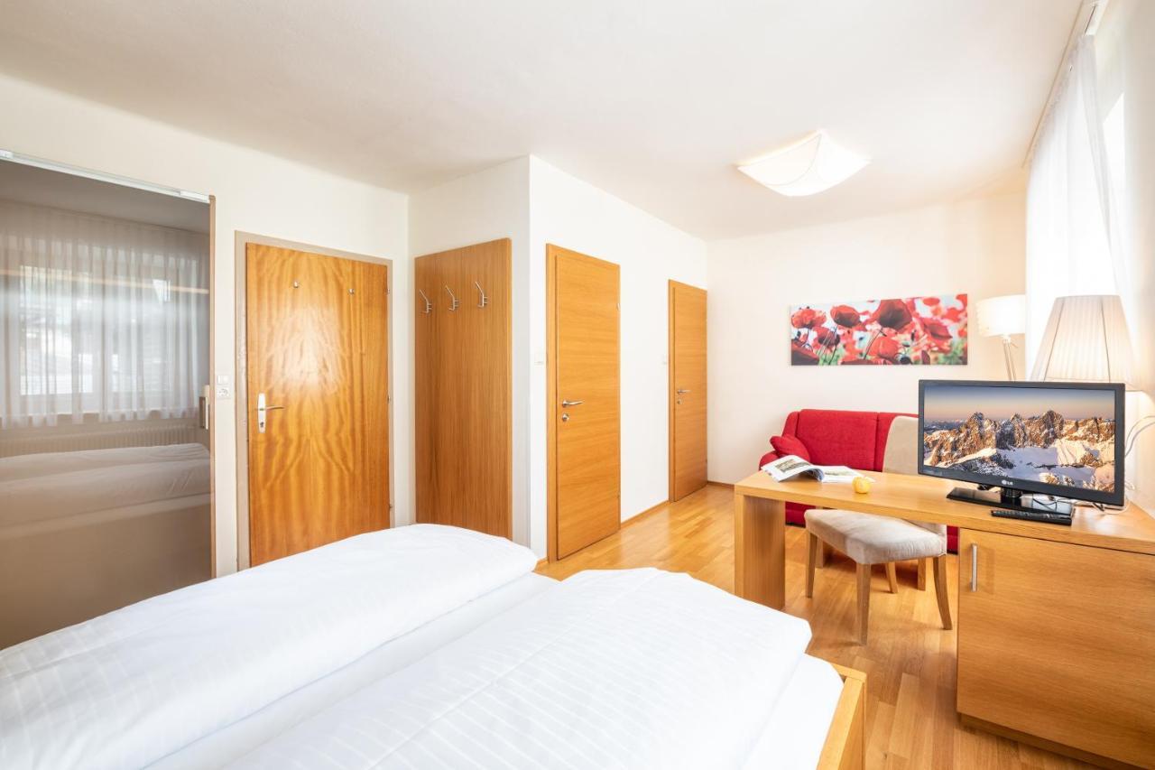 Mayer - Wirtshaus Und Dorfhotel Sankt Martin am Grimming Esterno foto
